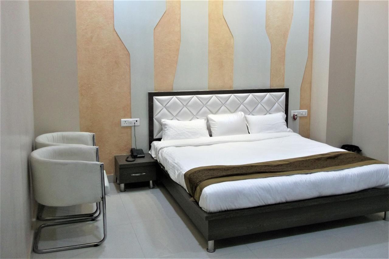Oyo 10360 Hotel Grand Manoranjan Gorakhpur Exterior photo