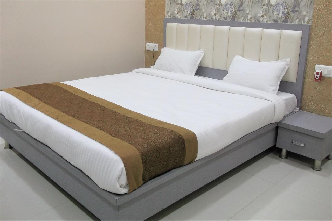 Oyo 10360 Hotel Grand Manoranjan Gorakhpur Exterior photo