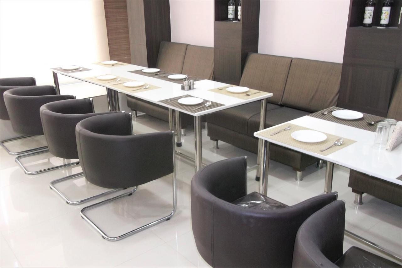 Oyo 10360 Hotel Grand Manoranjan Gorakhpur Exterior photo