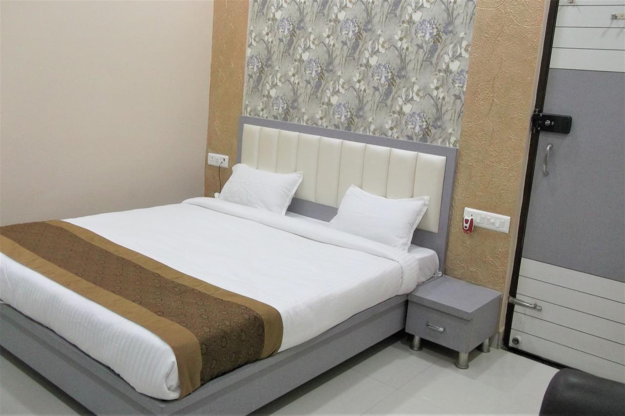 Oyo 10360 Hotel Grand Manoranjan Gorakhpur Exterior photo