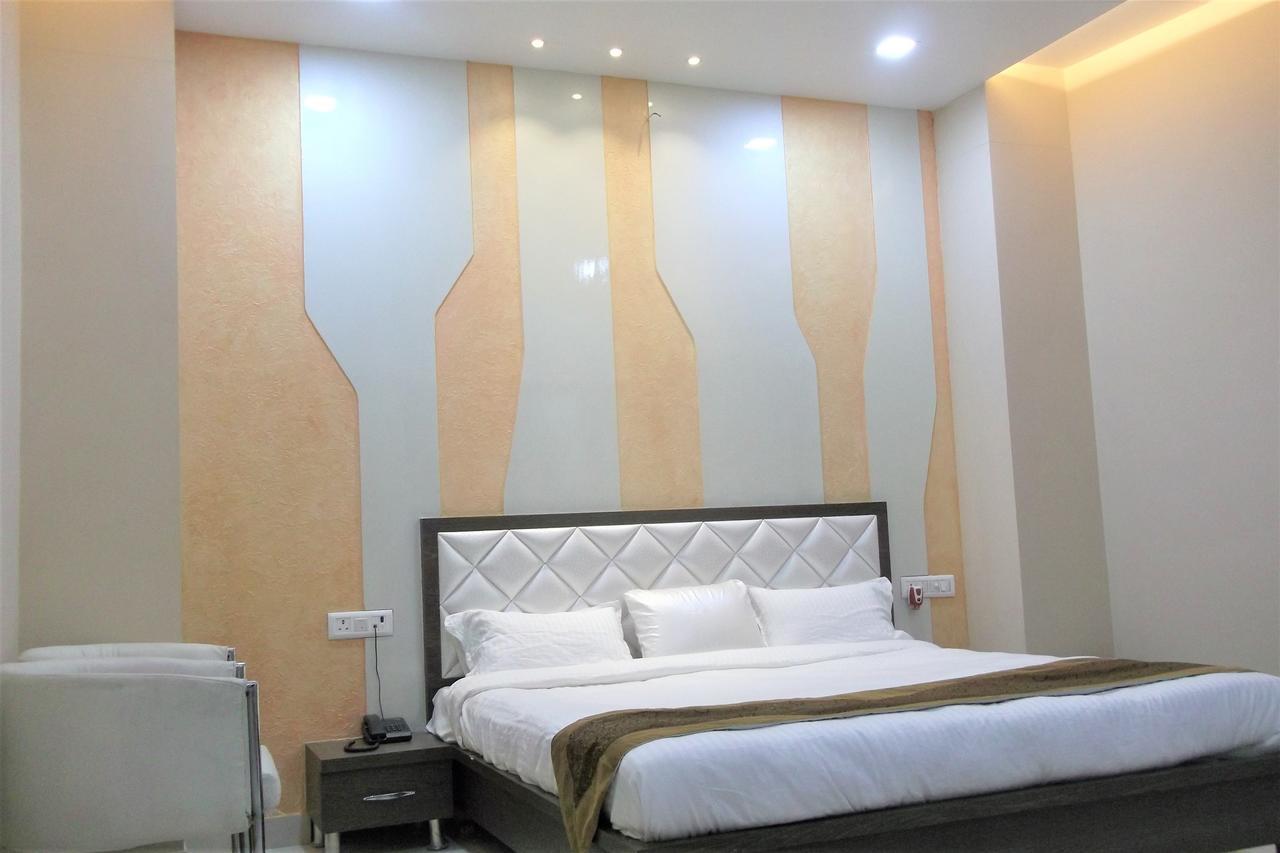 Oyo 10360 Hotel Grand Manoranjan Gorakhpur Exterior photo