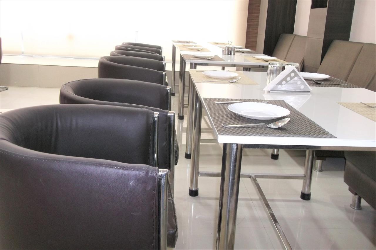 Oyo 10360 Hotel Grand Manoranjan Gorakhpur Exterior photo