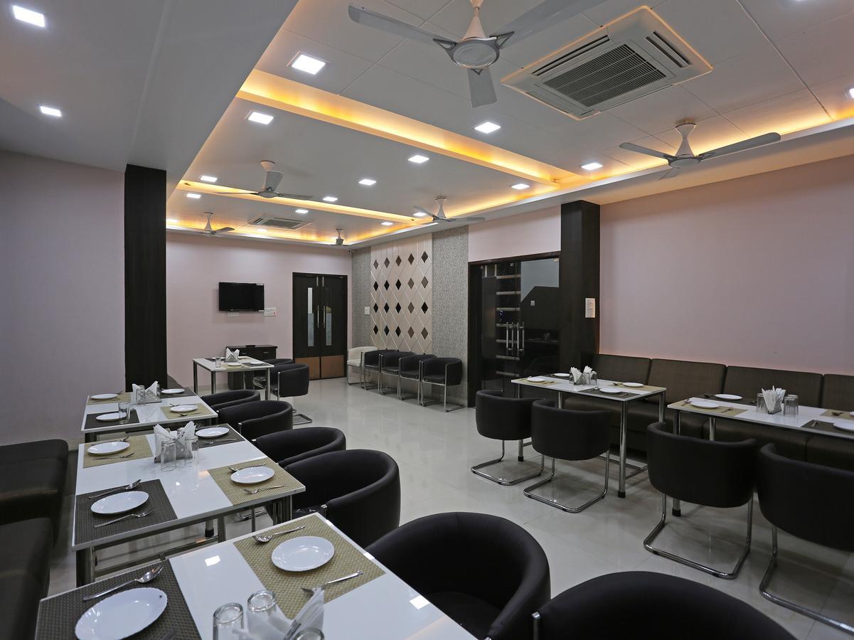 Oyo 10360 Hotel Grand Manoranjan Gorakhpur Exterior photo