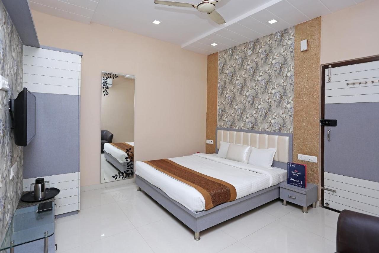 Oyo 10360 Hotel Grand Manoranjan Gorakhpur Exterior photo
